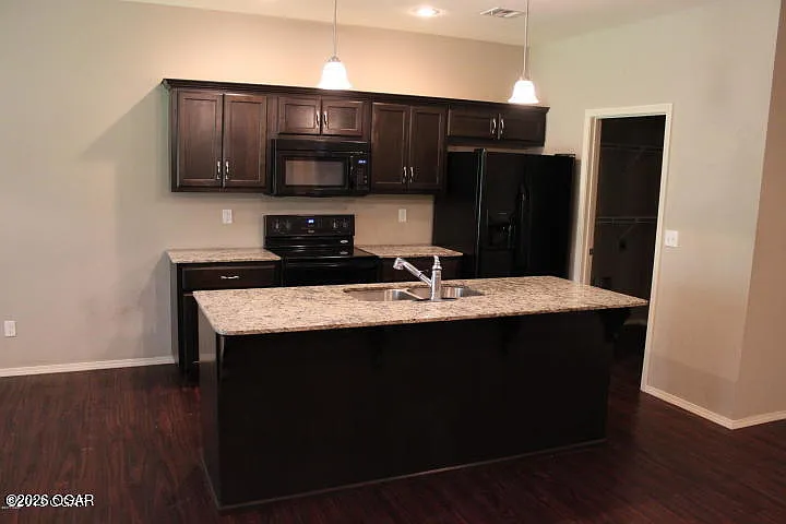 Building Photo - 5046 Raintree Cir #B