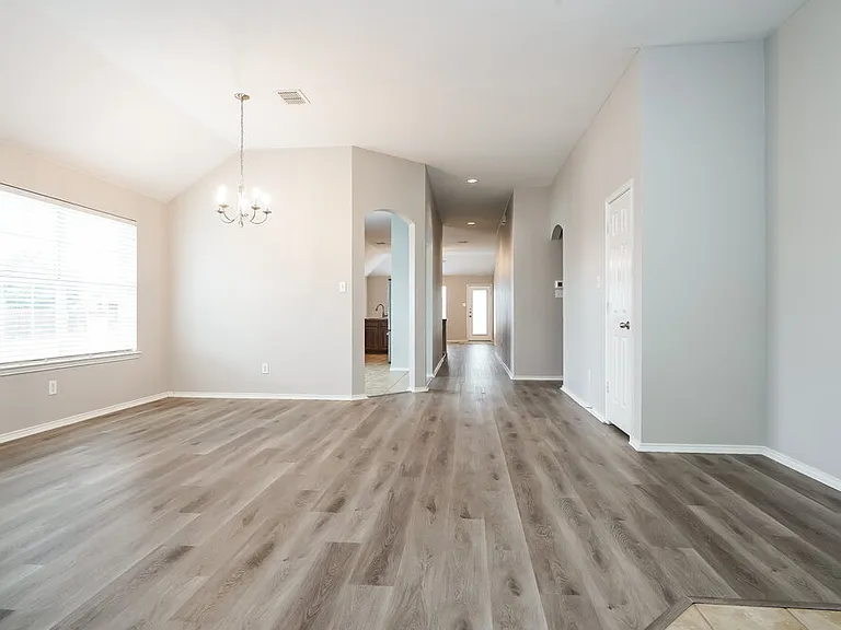 1235 Sweetwater Dr — Photo 4