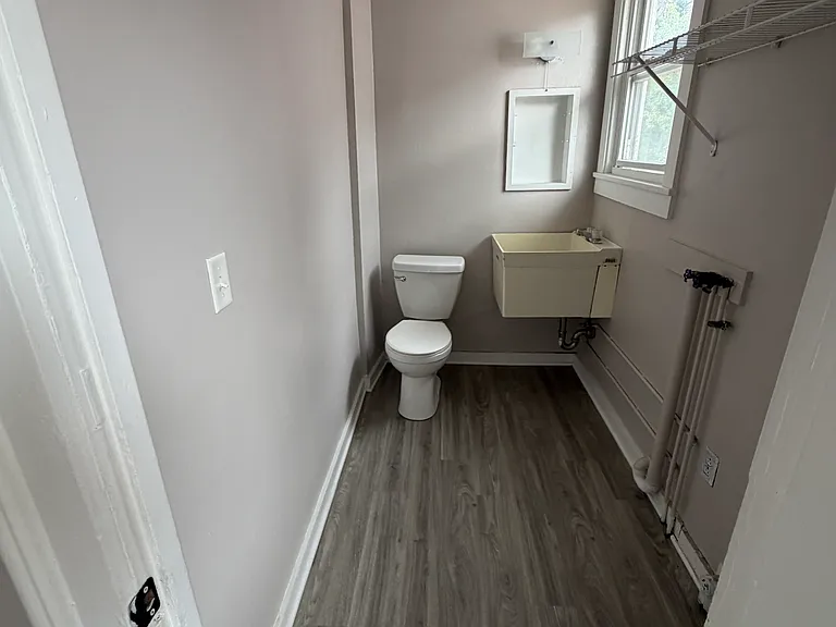 423 Hancock St #3 — Photo 4