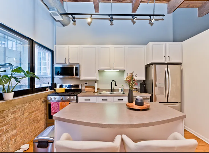 215 N Aberdeen St #403B — Photo 8