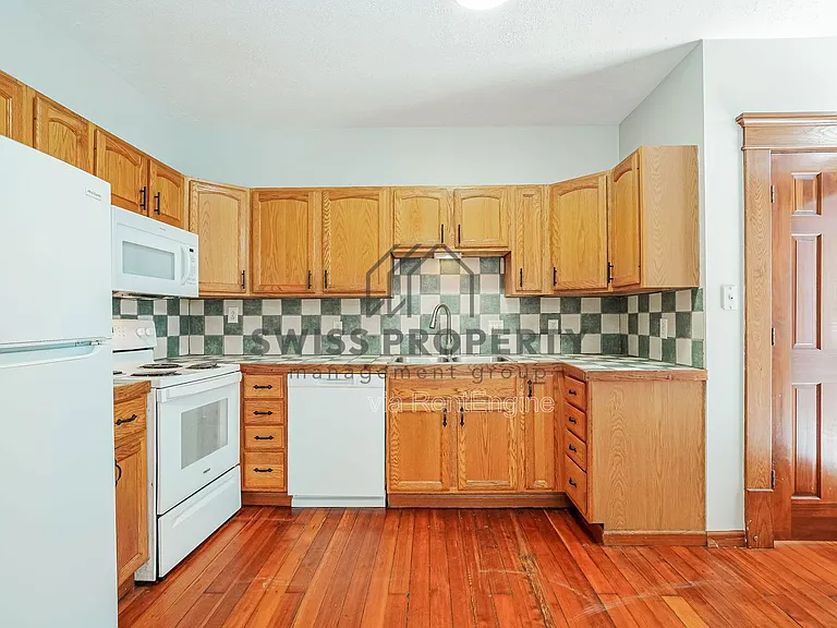 804 E Main St — Photo 10