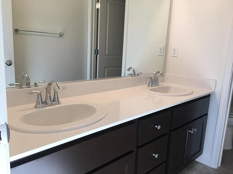 950 S Sophia St — Photo 16