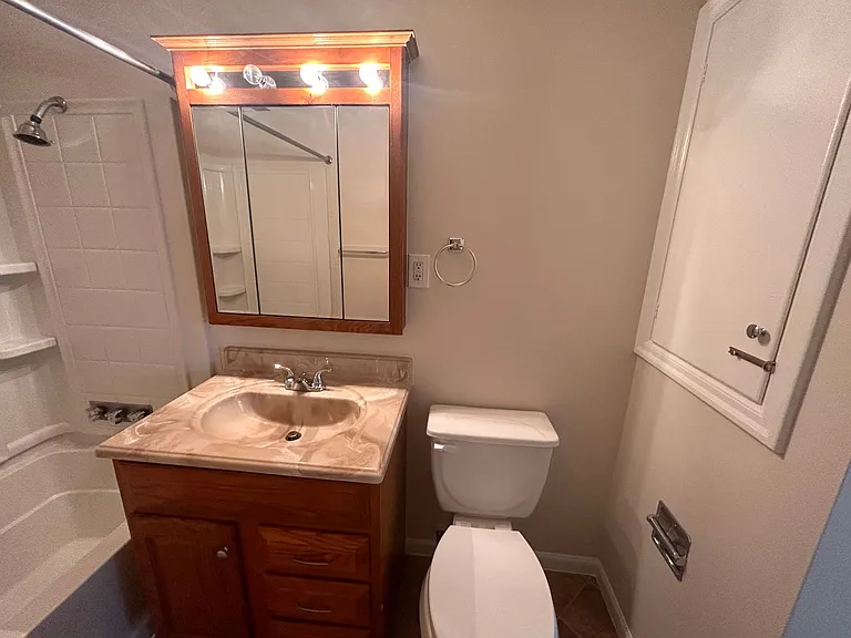 1333 E 41st Ave — Photo 11