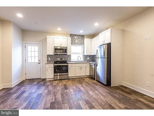 2327 E Somerset St #2 Photo 1
