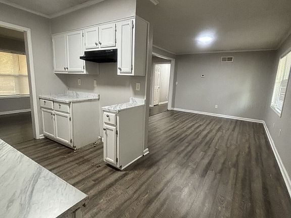 4th image of 3251 Aden St