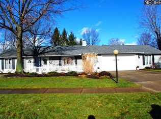 10796 Creek Moss Ln, Strongsville, OH 44149