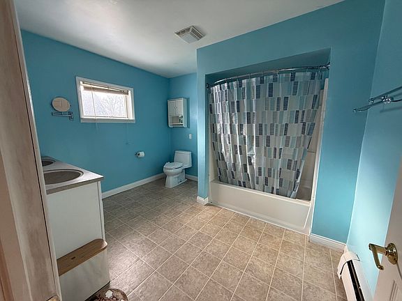5th image of 906 John Sault Ste Marie Cir