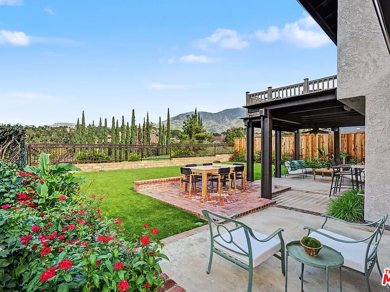 6497 Country Club Dr — Photo 40