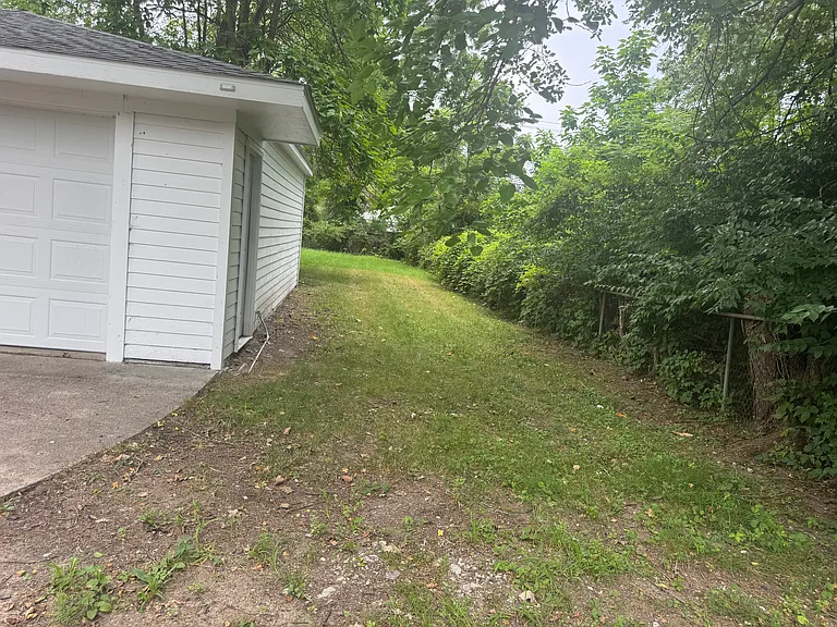 28542 Rosewood St — Photo 14