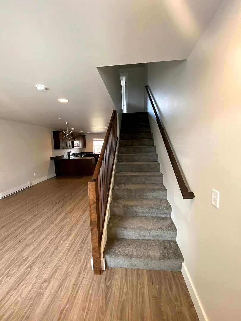 1098 North 15th Avenue — Photo 3
