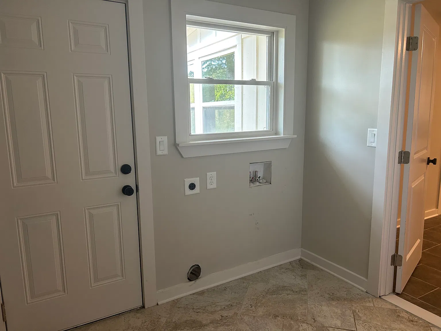 4 bed, 1566 sqft, $2,300 — Photo 4