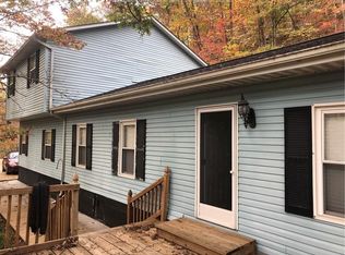 2967 Trace Creek Rd, Hurricane, WV 25526
