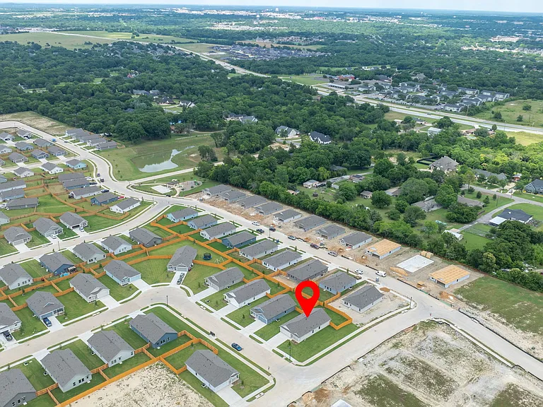 201 Cattail Ln — Photo 25