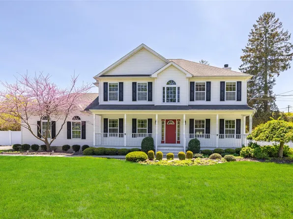 6 3rd Avenue, Rocky Point, NY 11778