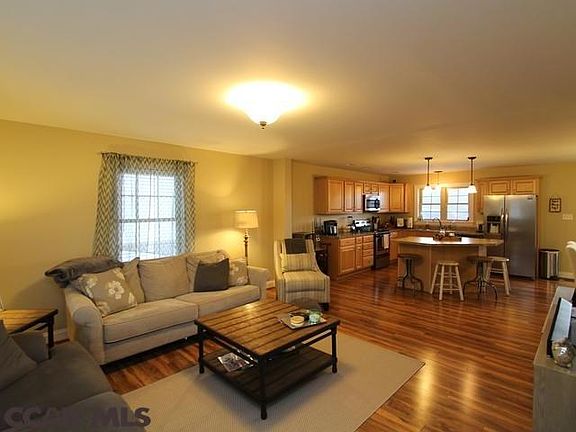 3rd image of 141 Rosehill Dr