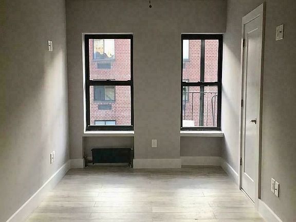 2nd image of 450 W 46th St APT 5RE