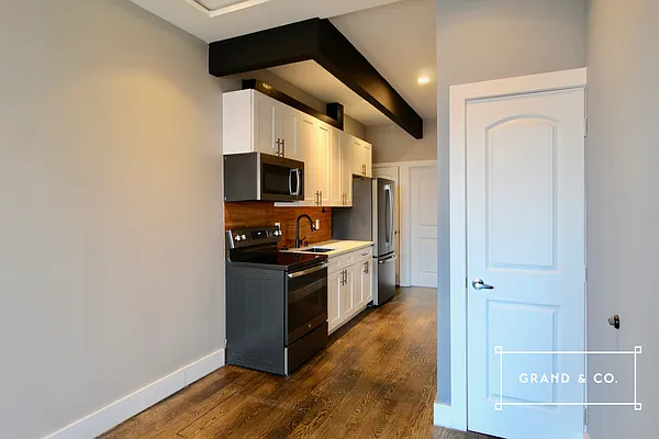 Rented by Grand & Co. | media 12