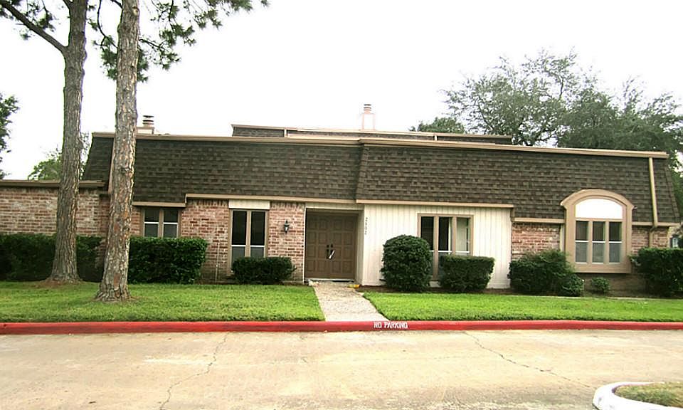 1st image of 2602 Hampshire Ln