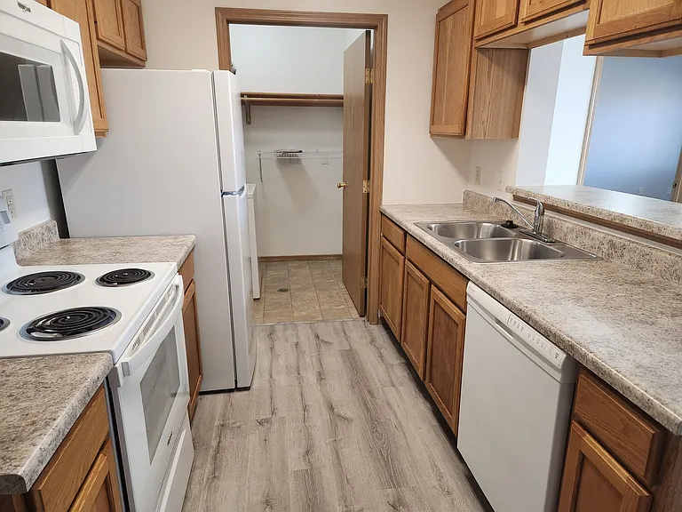 Prairie Gardens Apartments — Photo 2