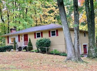 13 Greenwood Hills Dr, Mountain Top, PA 18707