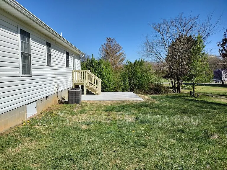 6105 Varina Point Ln — Photo 11
