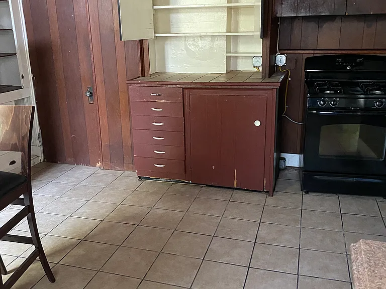 2333 Victor St — Photo 38