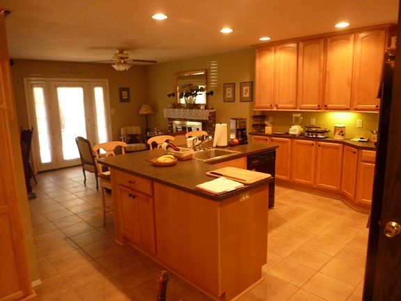 5th image of 212 Frankwood Dr