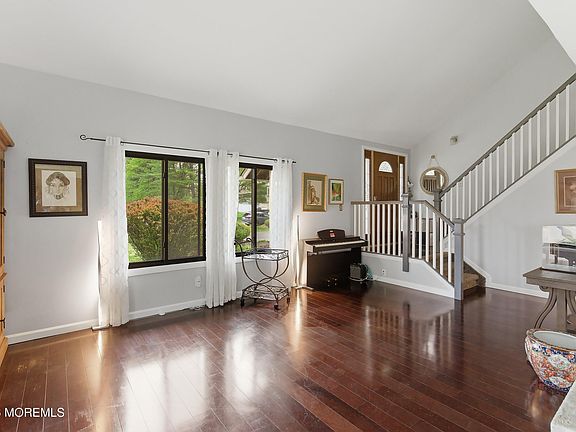 5th image of 13 Summit Avenue
