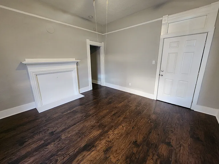 923 Abigail St #B — Photo 3