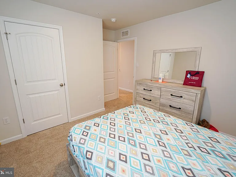 1712 Severn St — Photo 52