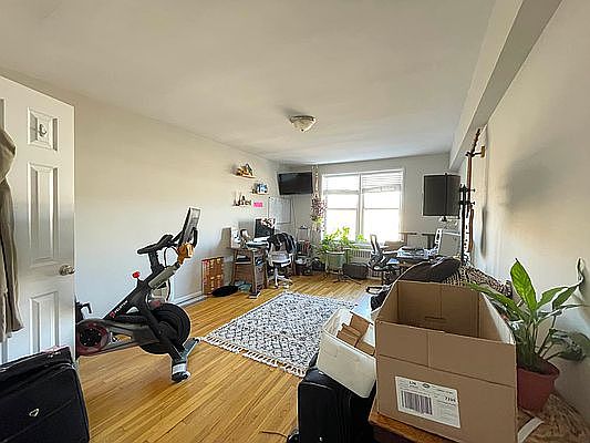 3rd image of 307 Sterling St APT D5