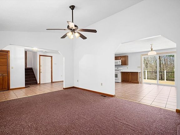 5th image of 25 Collier Cir