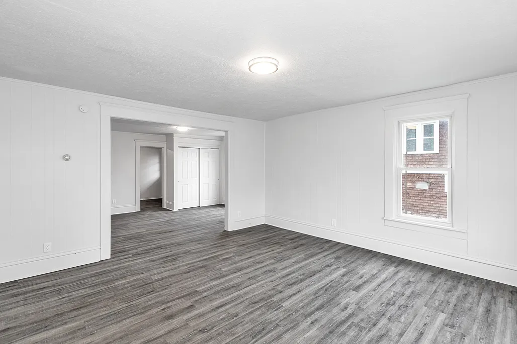 2 bed, 1000 sqft, $995 — Photo 4