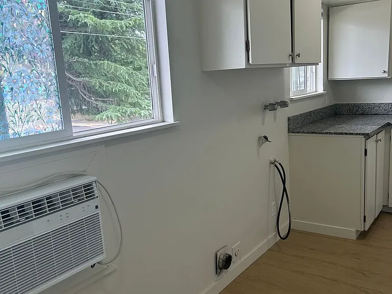 6508-2g - 725 Bennett Ave #1-12 — Photo 22