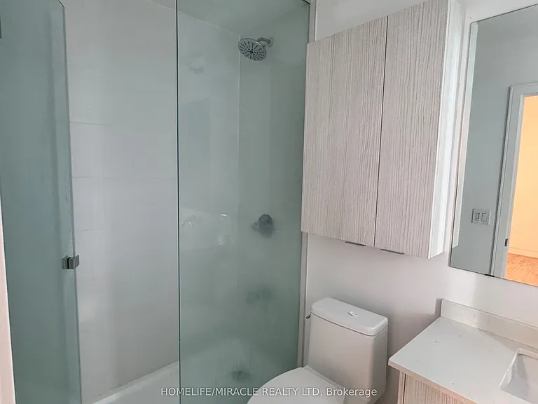176 Clonmore Dr #4 — Photo 20