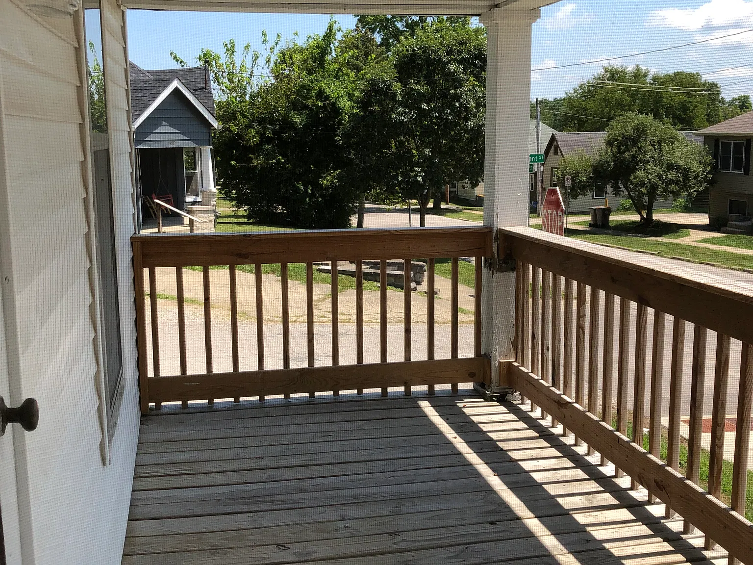 3 bed, 1166 sqft, $2,400 — Photo 2