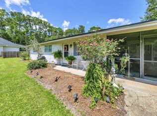 90 Jones Dr, Freeport, FL 32439