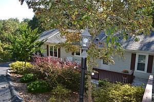 1st image of 205 E Beaver Dam Ct