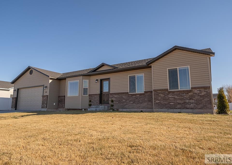 1st image of 2826 N Golden Rod Dr