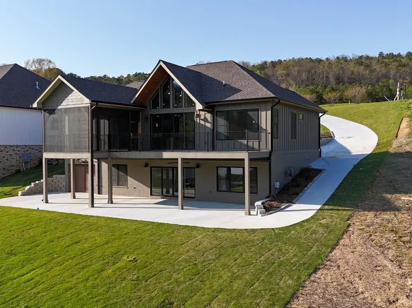 3787 Colonial Dr, Guntersville, AL 35976