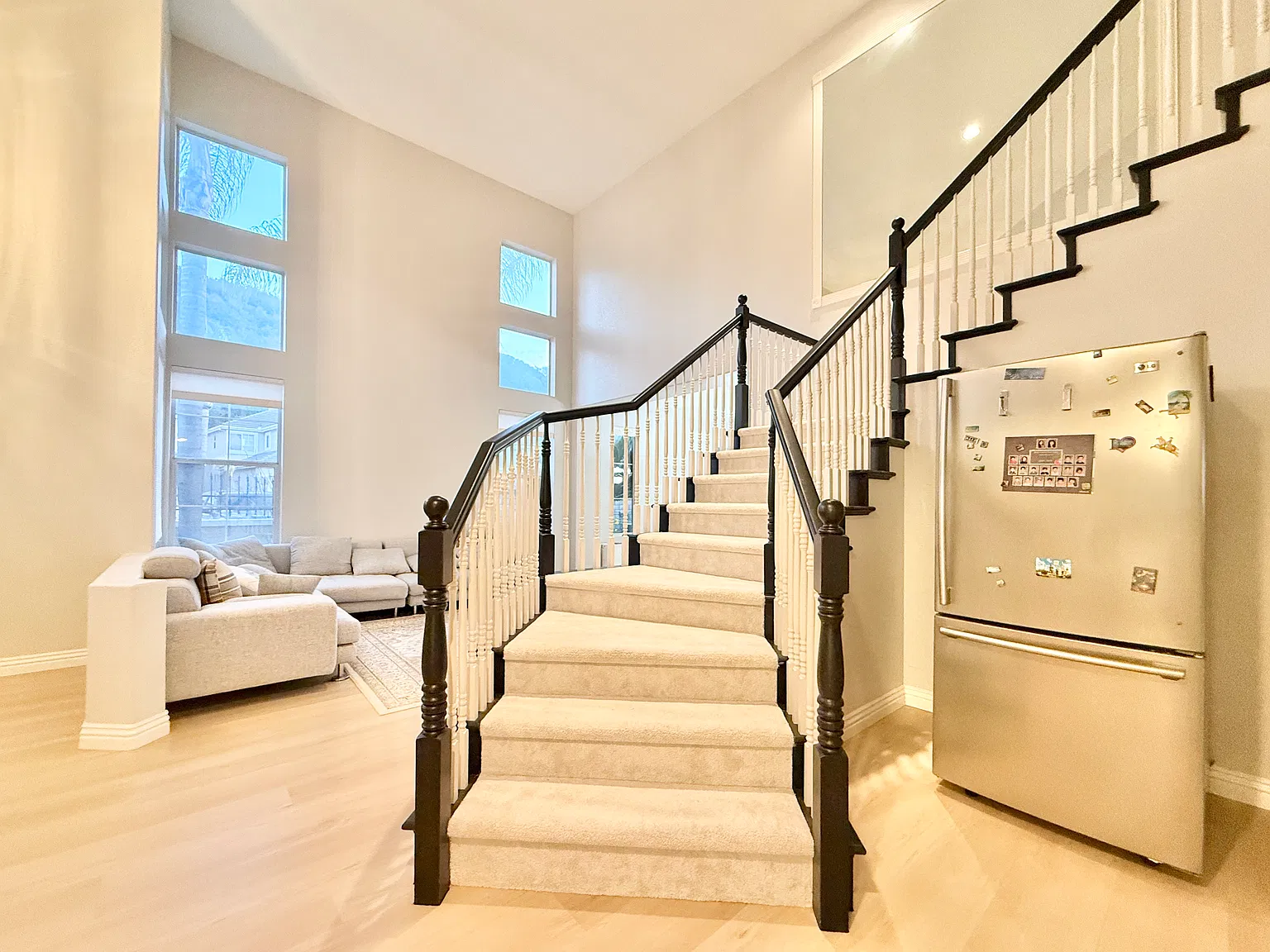 6 bed, 3.5 bath, 2935 sqft, $8,600 — Photo 3