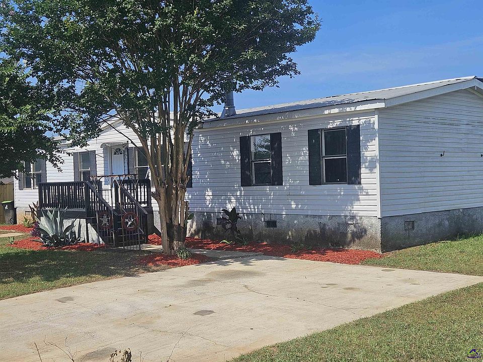 1st image of 302 Waverly Ln