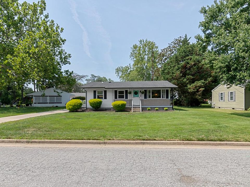 1st image of 104 Sycamore Ave