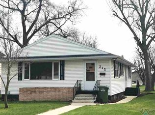 212 Indiana Ave, Adrian, MN 56110