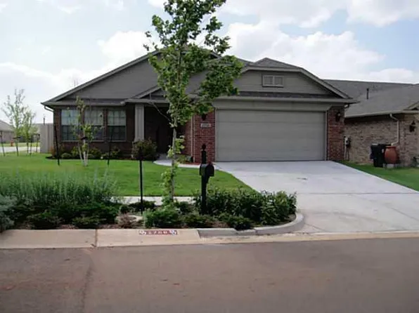 2700 Red Fish Rd, Norman, OK 73069