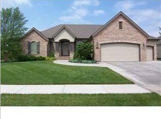 607 N Bel Arbor St, Derby, KS 67037