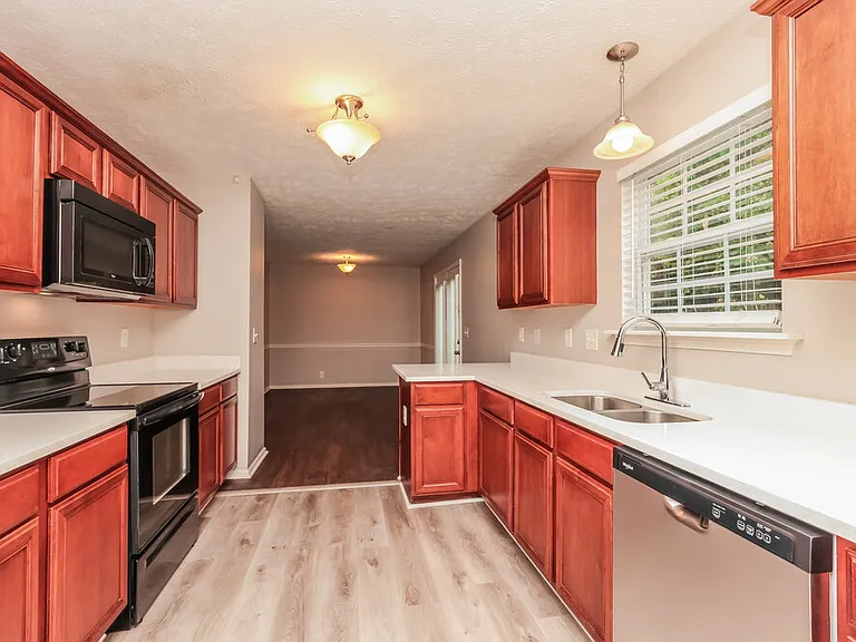 412 Elegance Way — Photo 8