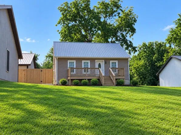572 Lafayette St, Brandenburg, KY 40108