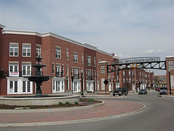 Your business get seen by all traffic on the Main Street Round-about!