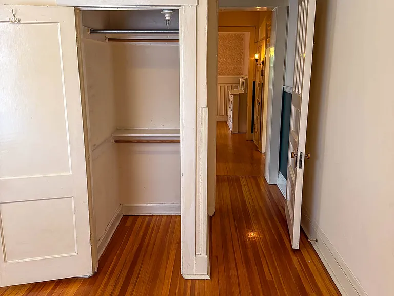 1302 N Williams St — Photo 24